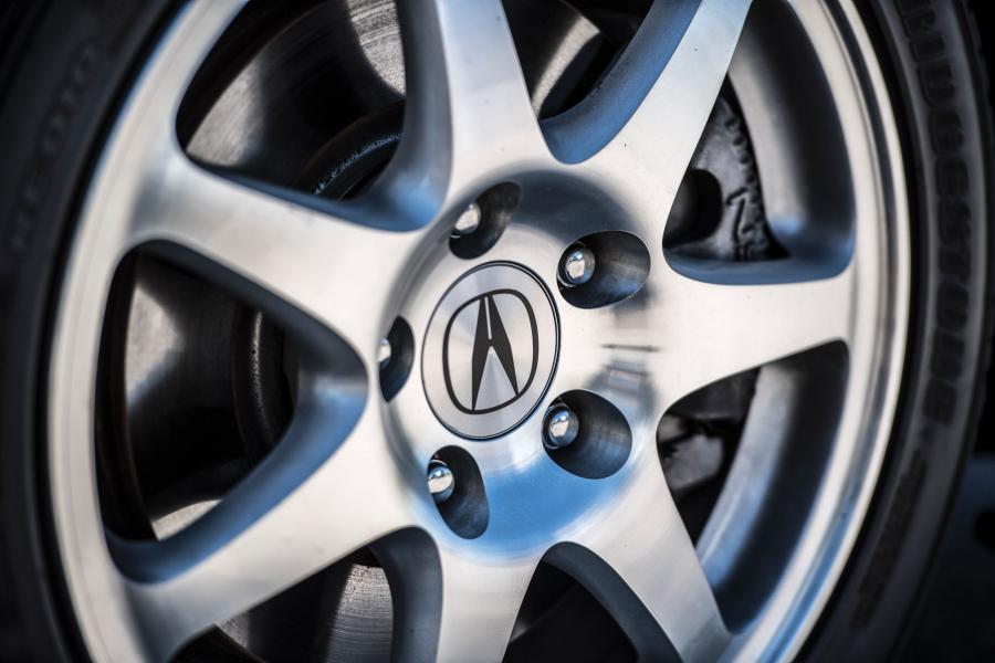 Колеса Acura NSX-T 1995 года  (фото 25 из 45)